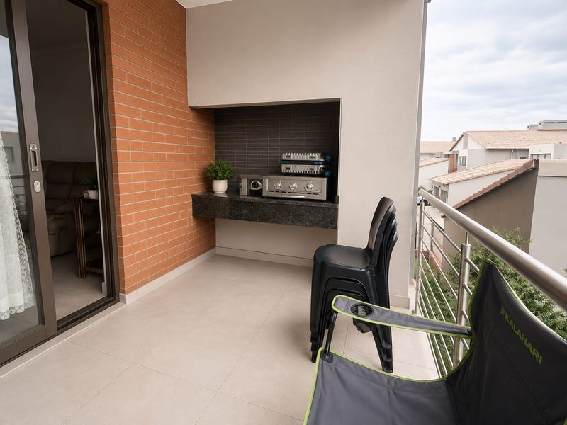 Modern 2-Bedroom Gem in a Secure Complex! - Photo 4
