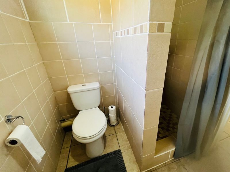 2 Bedroom Apartment to Let on Cairn Road - Photo 9