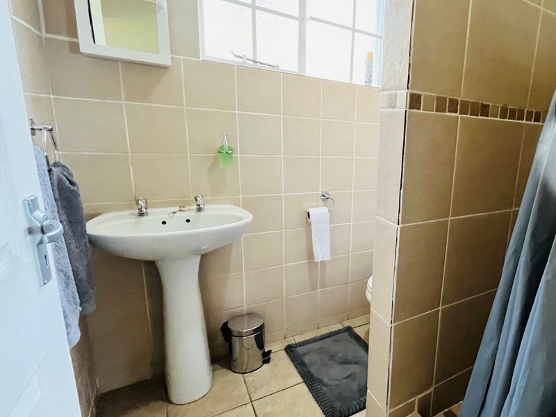 2 Bedroom Apartment to Let on Cairn Road - Photo 10