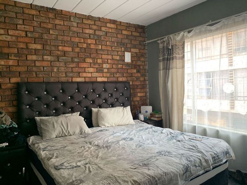 2 Bedroom Apartment for the investor or small family - Photo 4