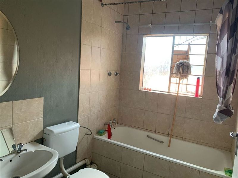 2 Bedroom Apartment for the investor or small family - Photo 7