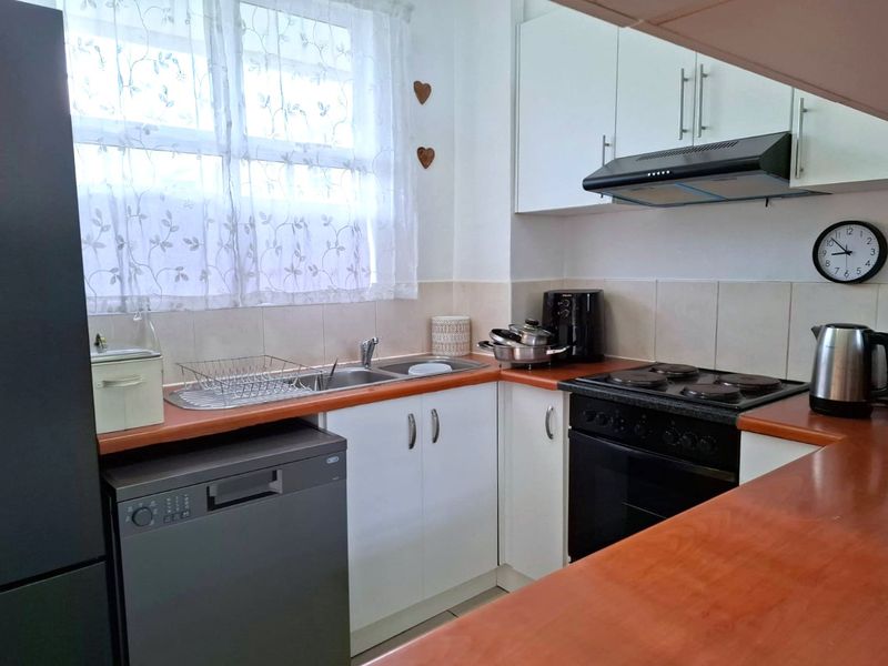 3 Bedroom Duplex apartment near the beach in Westbrook Village - Photo 4