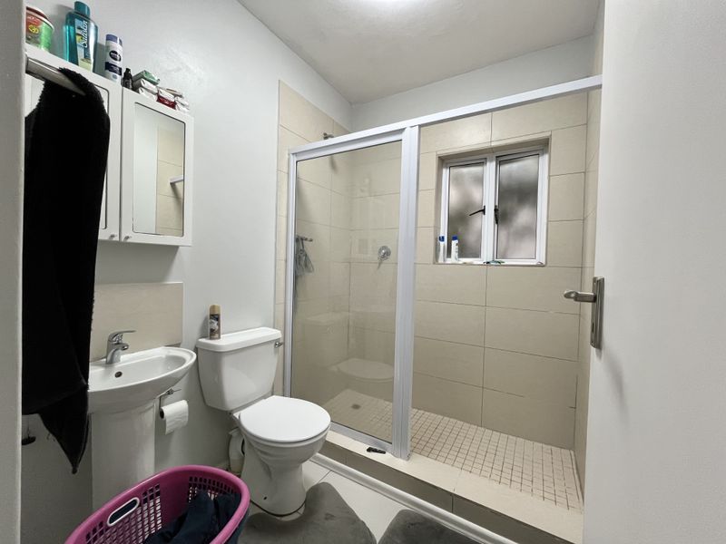 Comfortable Coastal Living with Full Air-Conditioning Throughout! - Photo 10