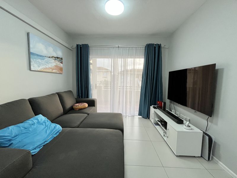 Comfortable Coastal Living with Full Air-Conditioning Throughout! - Photo 5