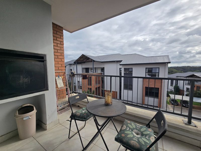 FIRST FLOOR APARTMENT-SOLE MANDATE - Photo 1