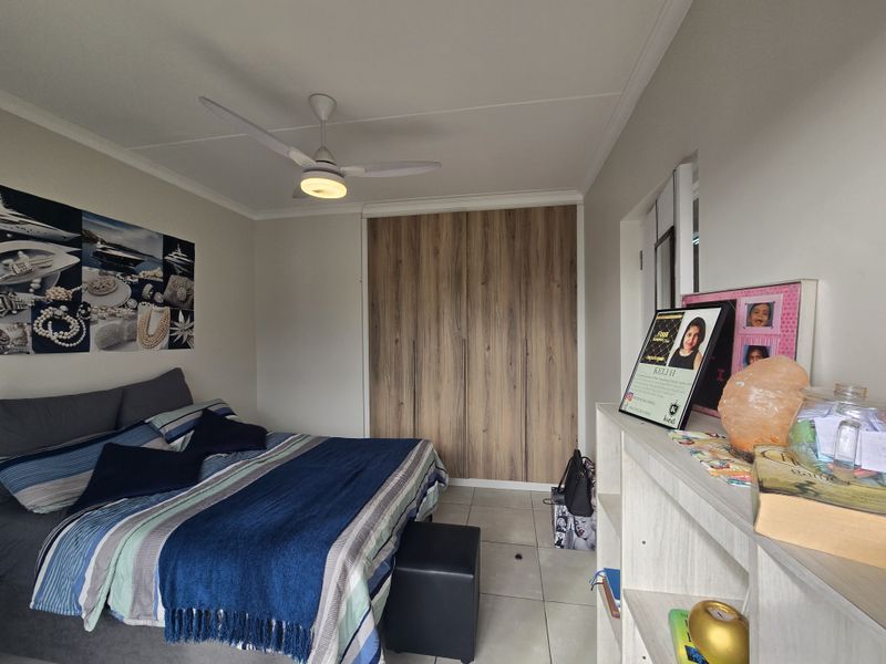 FIRST FLOOR APARTMENT-SOLE MANDATE - Photo 8