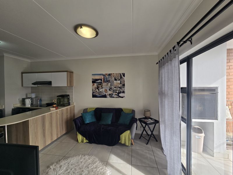 FIRST FLOOR APARTMENT-SOLE MANDATE - Photo 6