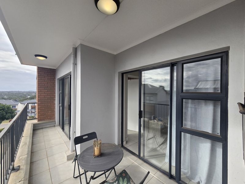 FIRST FLOOR APARTMENT-SOLE MANDATE - Photo 2