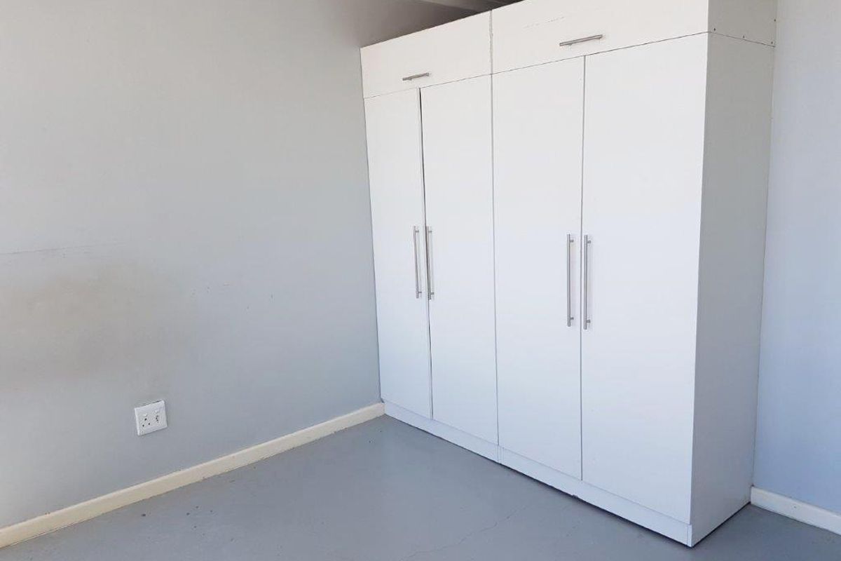 RICHMOND HILL 1 BED 1 BATH APARTMENT FOR RENT - Photo 2