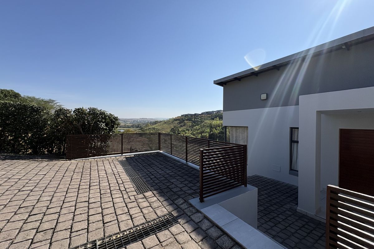 THE PERFECT COASTAL ESTATE LIVING. - Photo 3