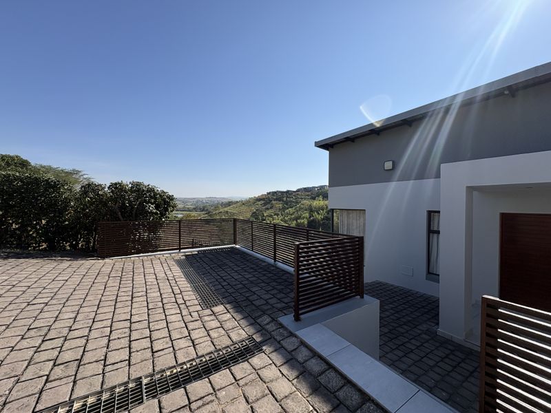 THE PERFECT COASTAL ESTATE LIVING. - Photo 3