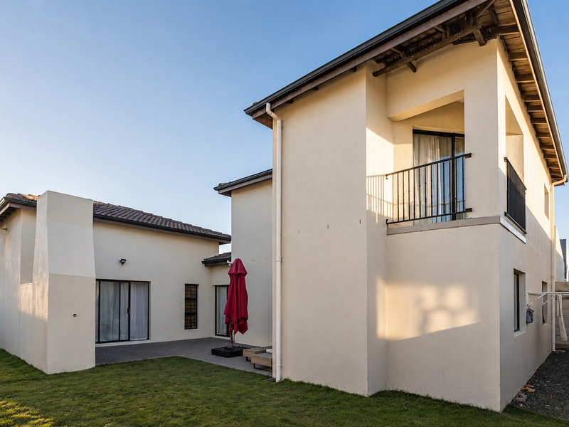 Stylish Family Living in the Heart of Parklands North - Photo 6