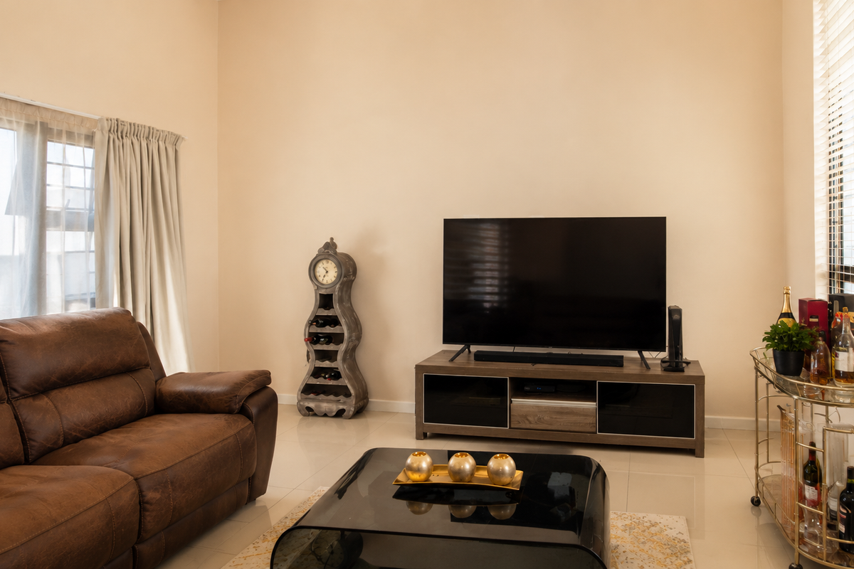 Stylish Family Living in the Heart of Parklands North - Photo 3