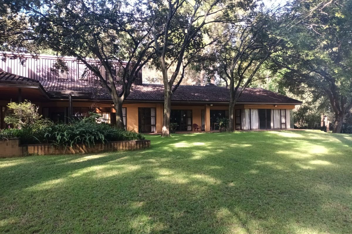 Magnificent Lifestyle with Multiple Dwellings, Tennis Court, Sauna & Guest House Opportunity! - Photo 2
