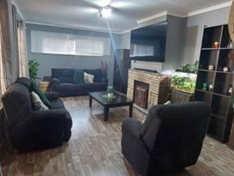 Exceptional Home in Prime Location! - Photo 9