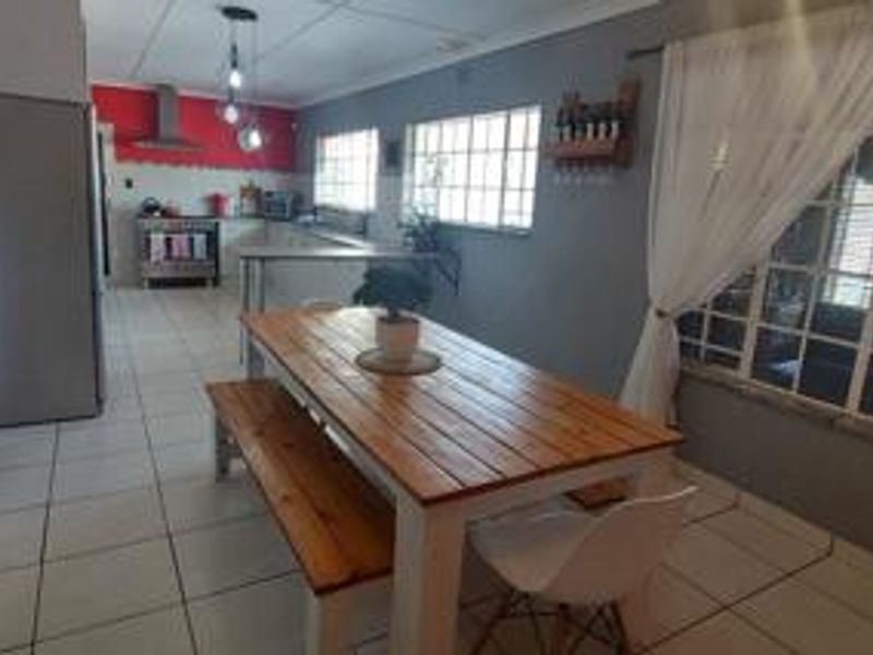 Exceptional Home in Prime Location! - Photo 4