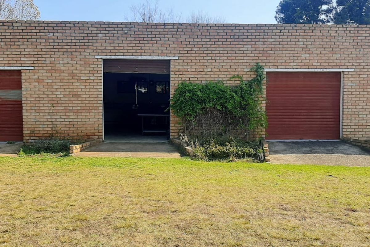 Family Smallholding with Large Workshop! - Photo 4