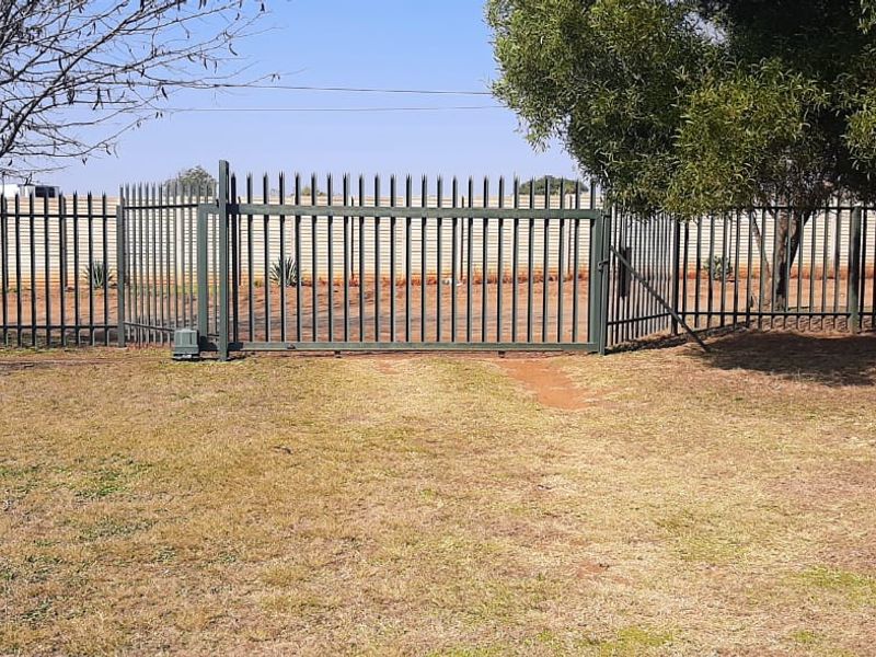 Family Smallholding with Large Workshop! - Photo 6