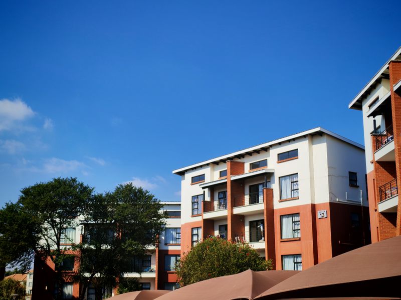 2 BED GARDEN APARTMENT - Photo 1