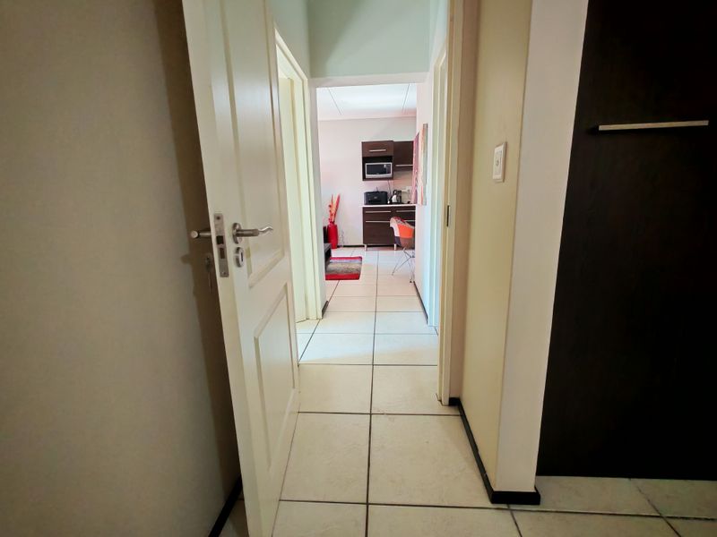 2 BED GARDEN APARTMENT - Photo 8