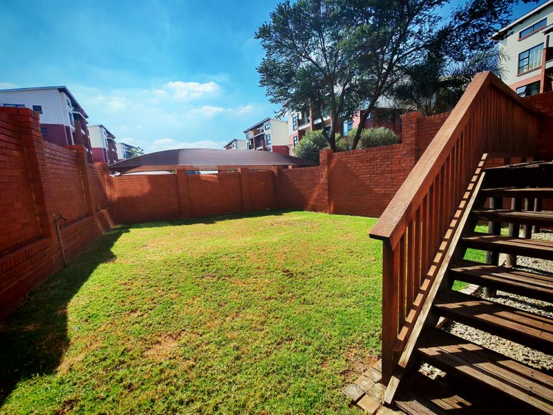 2 BED GARDEN APARTMENT - Photo 7