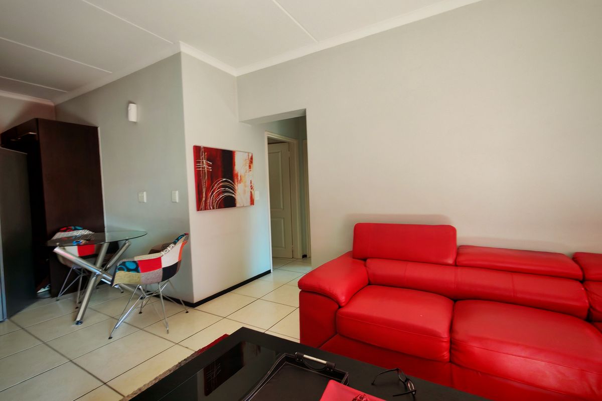 2 BED GARDEN APARTMENT - Photo 5