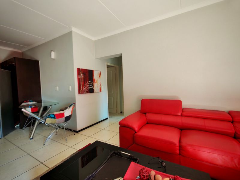 2 BED GARDEN APARTMENT - Photo 5