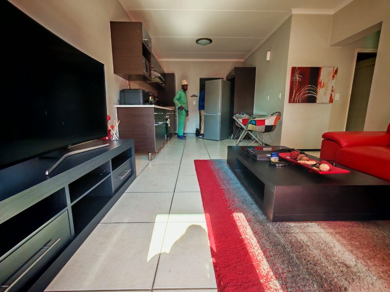 2 BED GARDEN APARTMENT - Photo 3