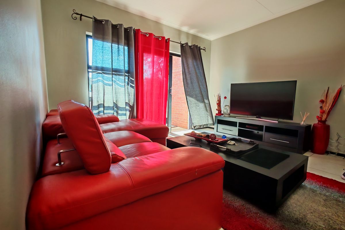 2 BED GARDEN APARTMENT - Photo 4
