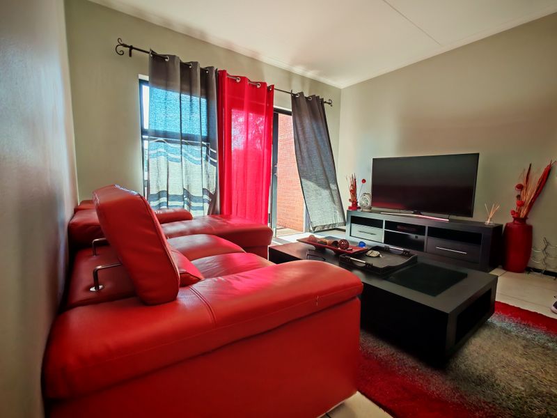 2 BED GARDEN APARTMENT - Photo 4