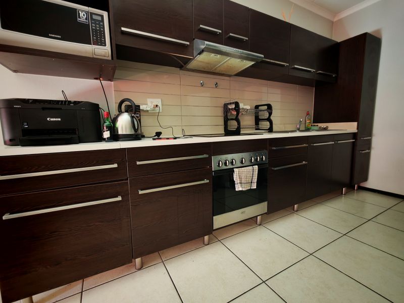 2 BED GARDEN APARTMENT - Photo 2