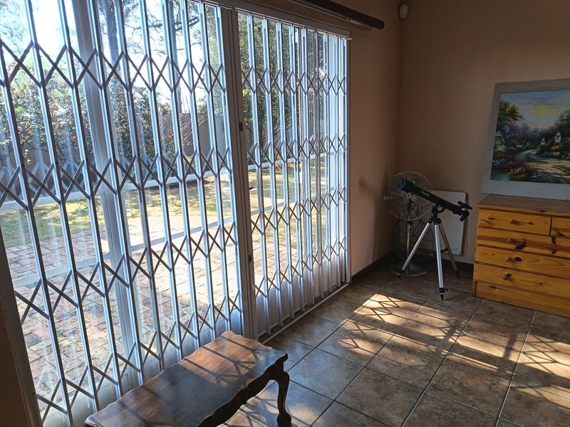 Two houses for the price of one in Henley on Klip - Photo 8