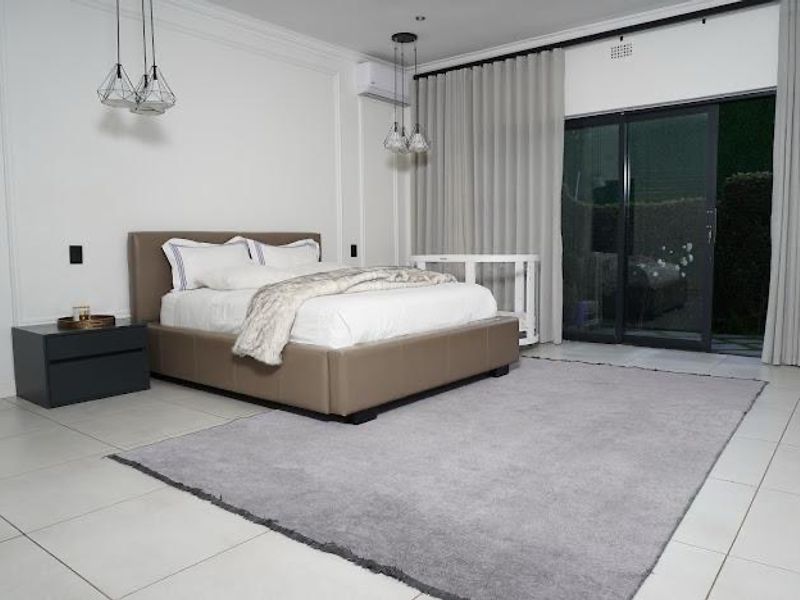 3 Bed Spacious semi furnished home - Photo 6