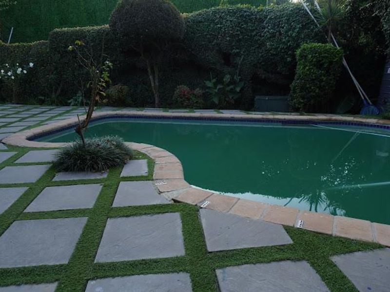 3 Bed Spacious semi furnished home - Photo 10
