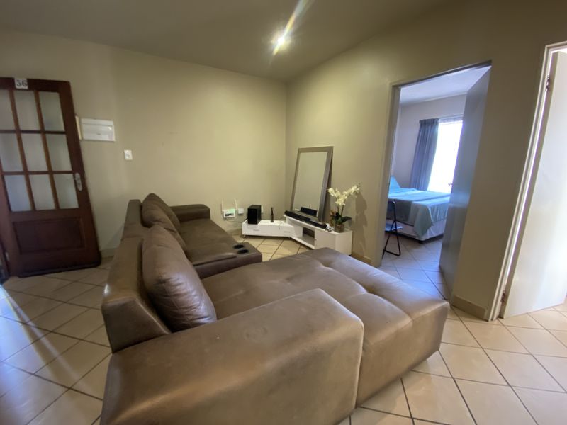 2 BEDROOM APARTMENT TO LET - Photo 3
