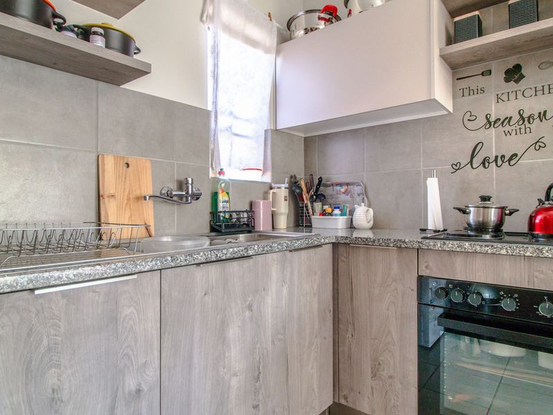 2 bedroom apartment at Pretoria North - Photo 5