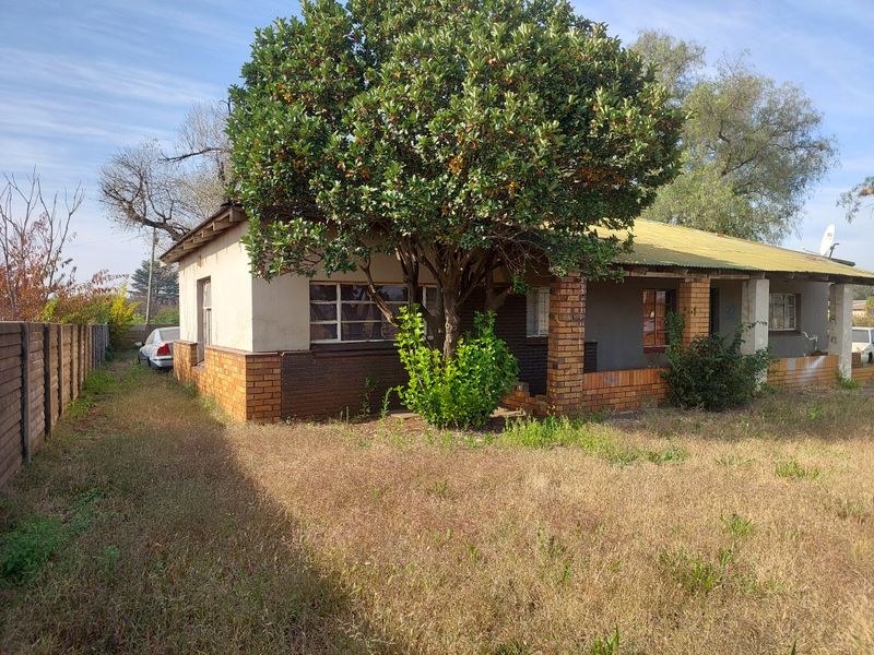 Prime 3700sqm Property with Exceptional Exposure - Photo 1