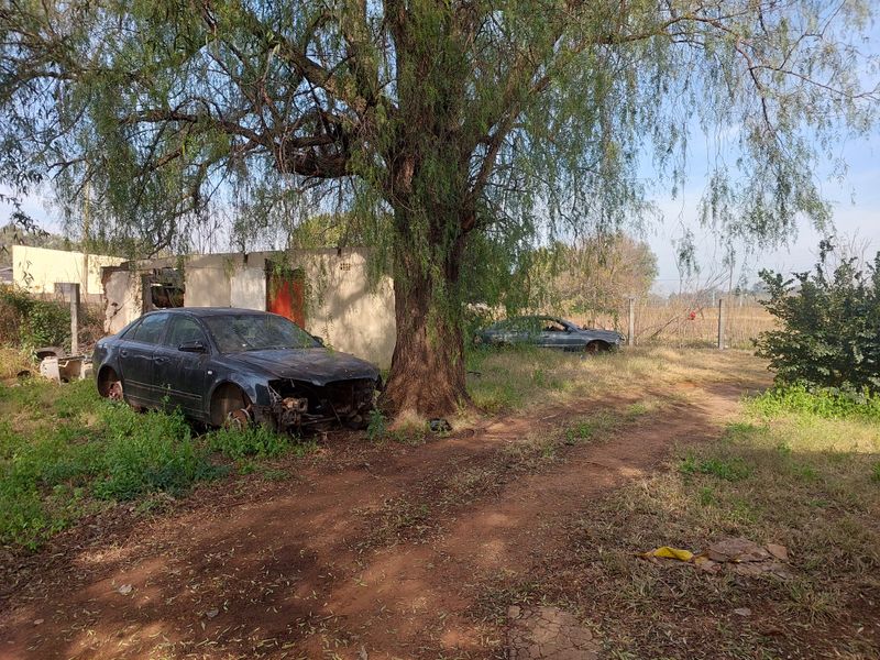 Prime 3700sqm Property with Exceptional Exposure - Photo 3