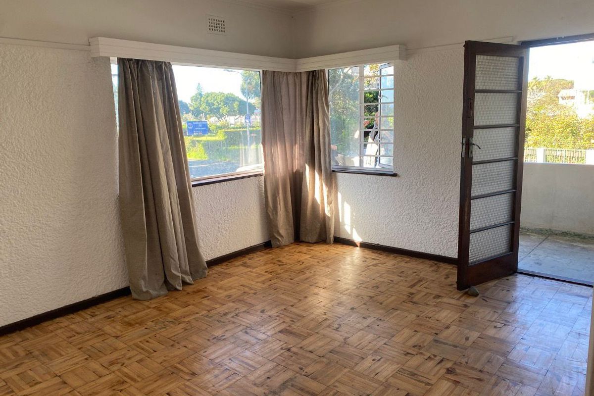 Two Bedroom 1 bathroom North facing unit with a balcony in the heart of Rondebosch - Photo 4