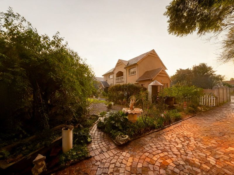 Immaculate Family Home in Dalview - Photo 1