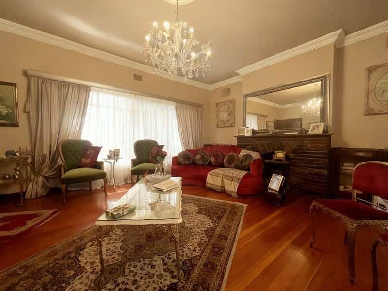 Immaculate Family Home in Dalview - Photo 9
