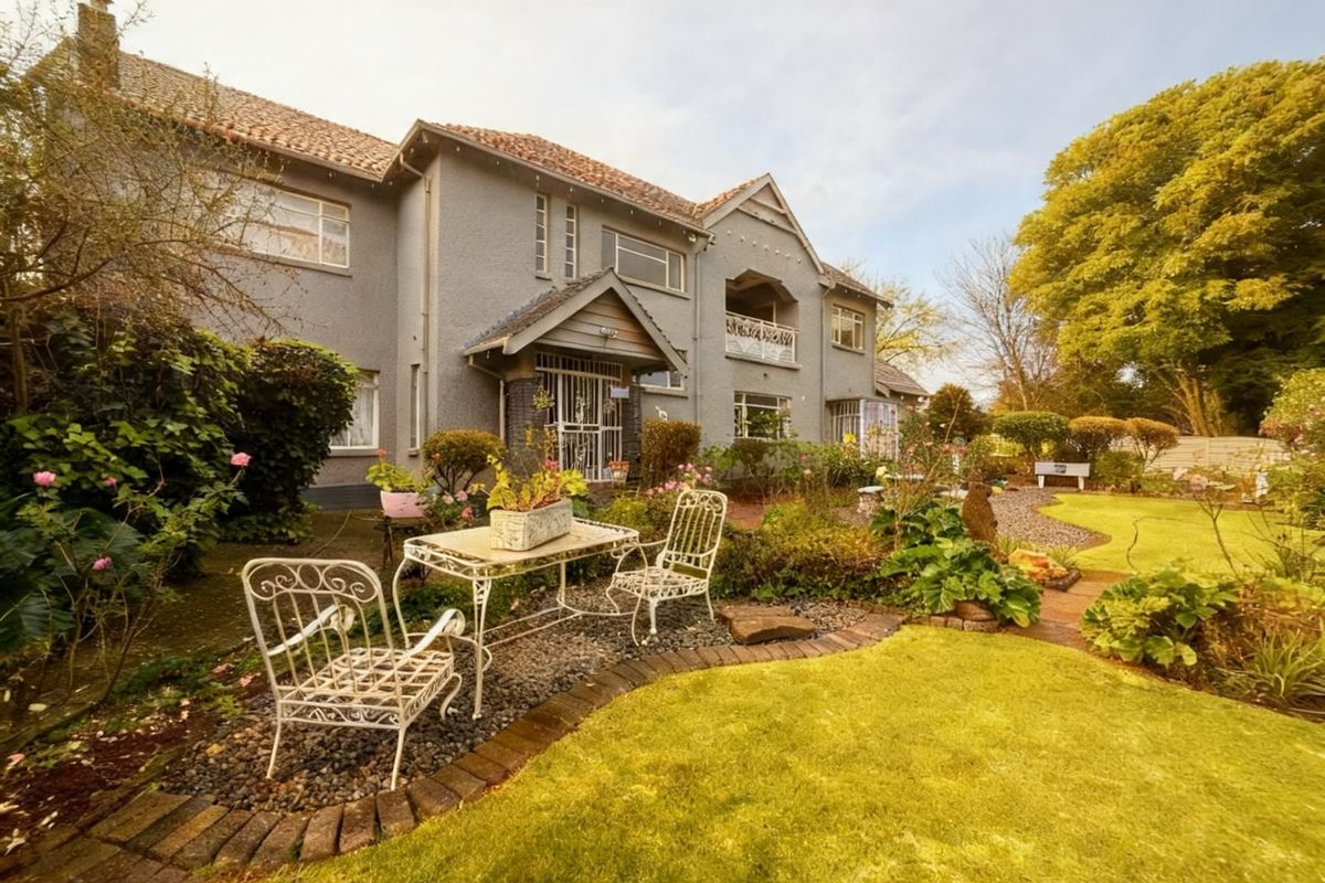 Immaculate Family Home in Dalview - Photo 2