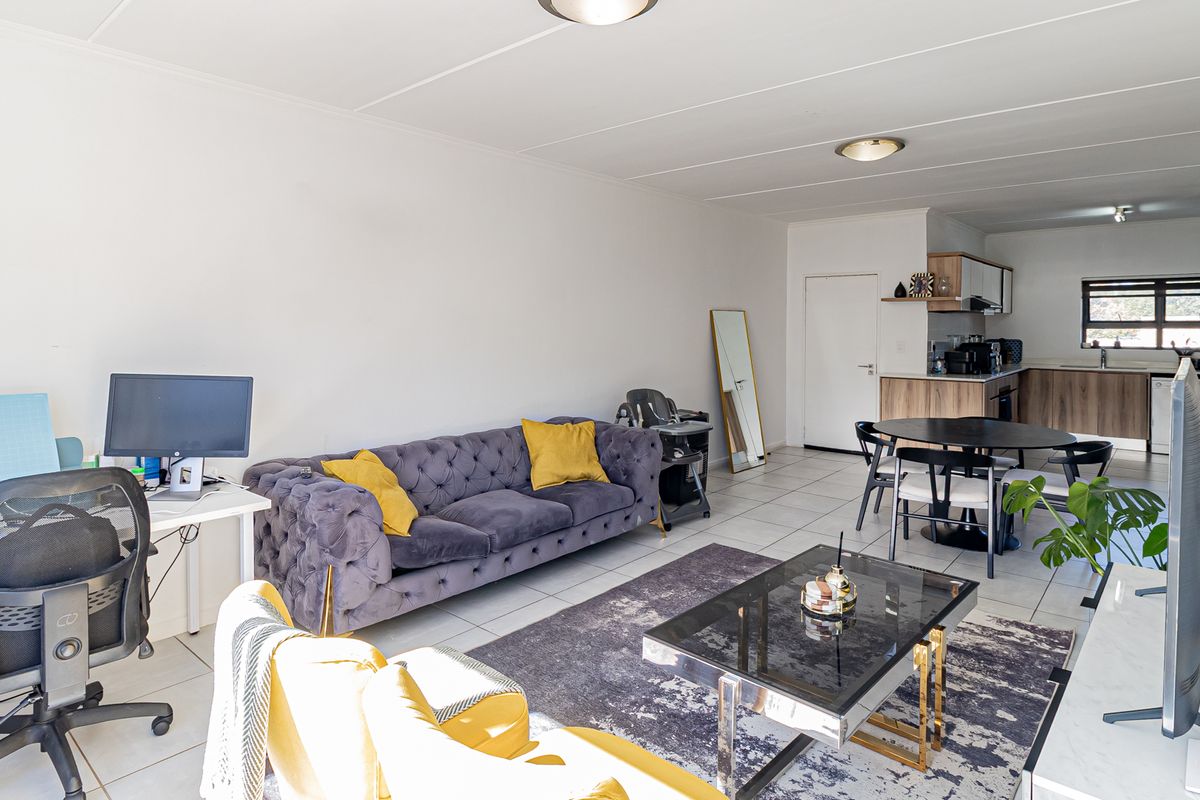 Prime Investment Opportunity – 2 Bedroom Apartment at The Whisken Carlswald A H Midrand - Photo 5