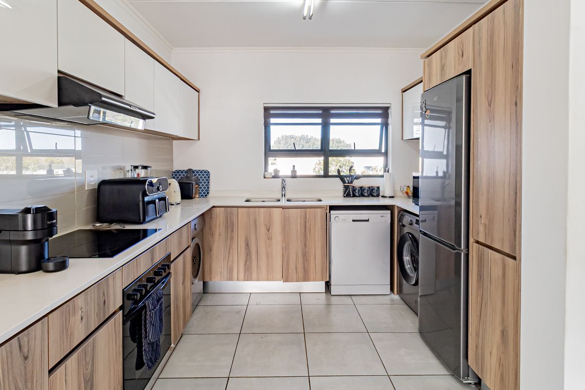 Prime Investment Opportunity – 2 Bedroom Apartment at The Whisken Carlswald A H Midrand - Photo 3