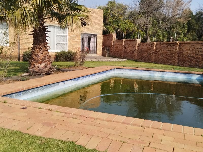 3 Bedroom House to Rent @ Edenvale Illiondale - Photo 2