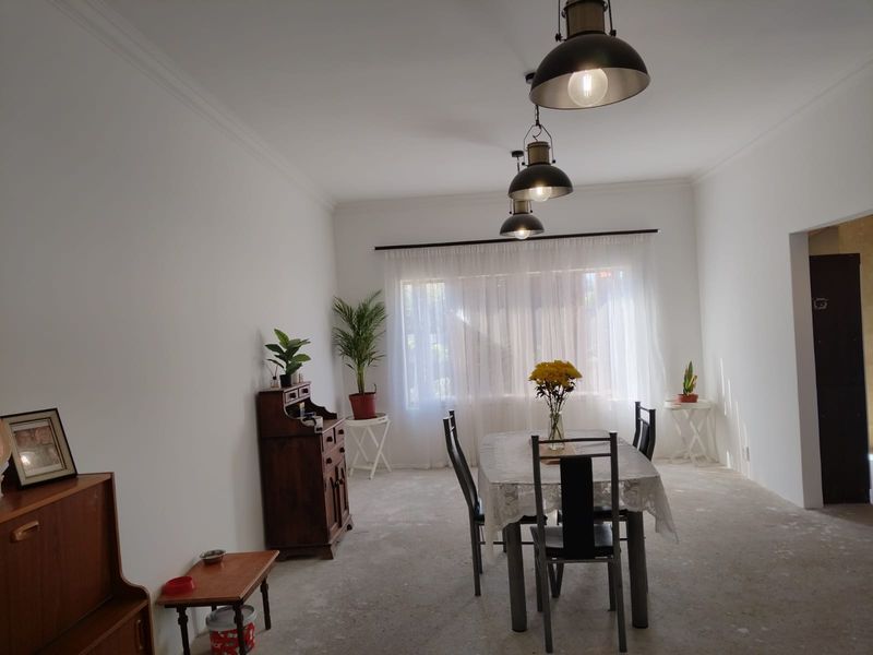 Spacious 4-Bedroom Family Home with Income-Generating Flat in Airfield, Benoni. - Photo 4