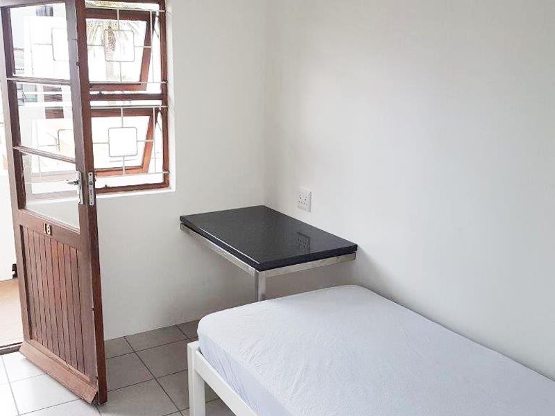SUMMERSTRAND SEMI-FURNISHED STUDIO APARTMENT FOR RENT - Photo 1