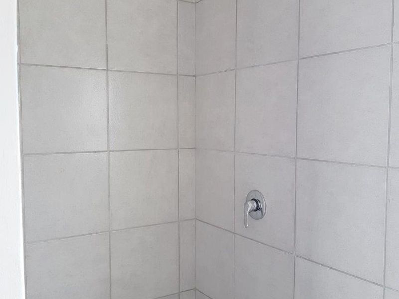 SUMMERSTRAND SEMI-FURNISHED STUDIO APARTMENT FOR RENT - Photo 7