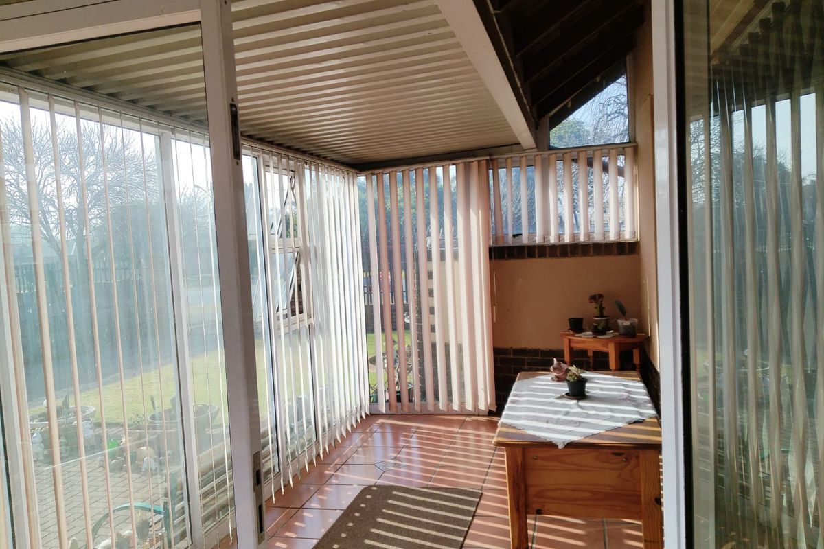 Spacious 3-Bedroom Family Home in Kempton Park Ext 4 - Photo 2