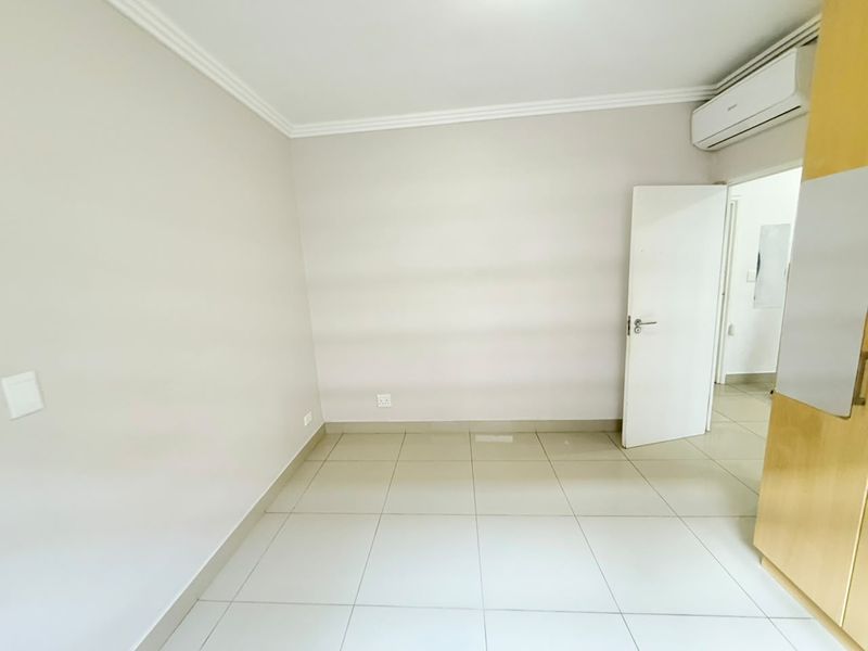 Modern 2-Bedroom Apartment for Sale in Central Park, Umhlanga - Photo 9